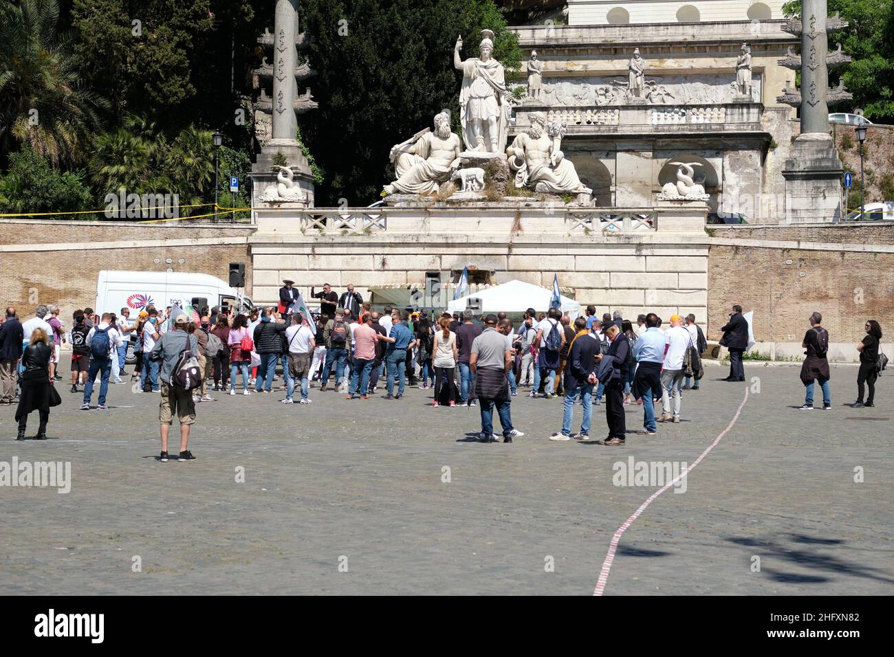 Mauro Scrobogna /LaPresse 06 maggio 2021 Roma, Italia News crisi economica - numeri IVA e catering nella foto: Bassa partecipazione alla protesta organizzata da alcune associazioni di protesta nel settore della ristorazione e dei numeri IVA Foto Stock