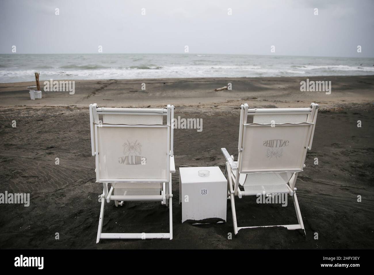 Cecilia Fabiano/LaPresse 14 maggio 2021 Roma (Italia) News apertura della stagione balneare sulla costa Rom a Pic : si stanno preparando le strutture balneari di Ostia Foto Stock