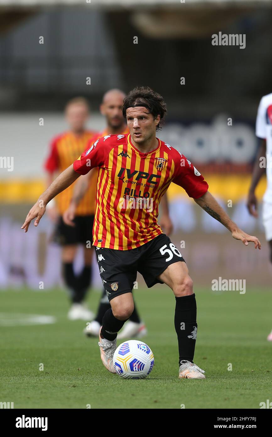 Alessandro Garofalo/LaPresse 16 maggio 2021 Benevento, Italia sport soccer Benevento vs Crotone - Campionato Italiano Calcio League A TIM 2020/2021 - Stadio Vigorito. Nella foto: Perparim Hetemaj Benevento Foto Stock