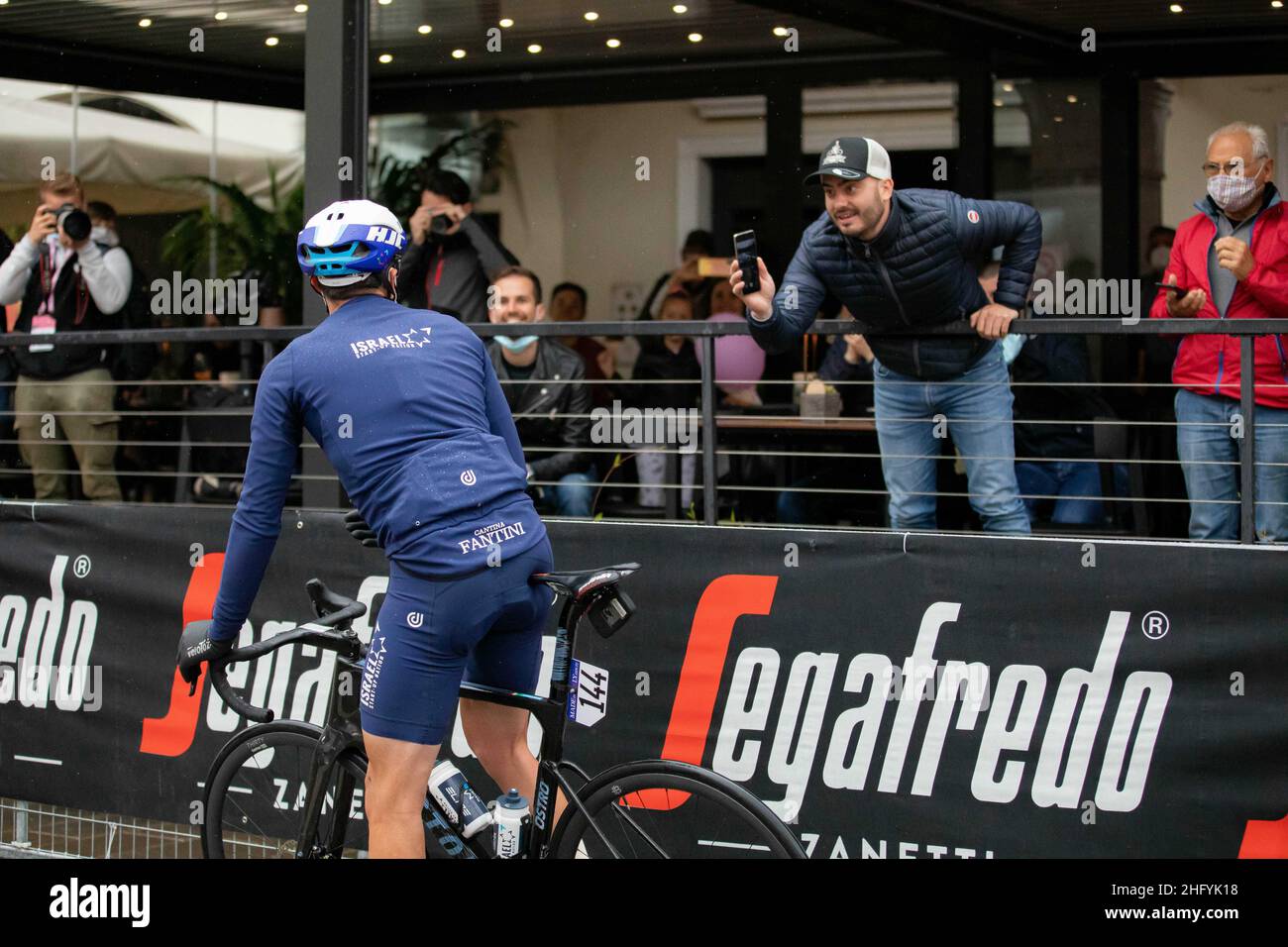 Alessandro Bremec/LaPresse 24 maggio 2021 Italia Sport Cycling giro d'Italia 2021 - edizione 104th - Stage 16 - da Sacile a Cortina D'Ampezzo nella foto: CIMOLAI Davide (ITA) (NAZIONE DI START-UP IN ISRAELE) Foto Stock