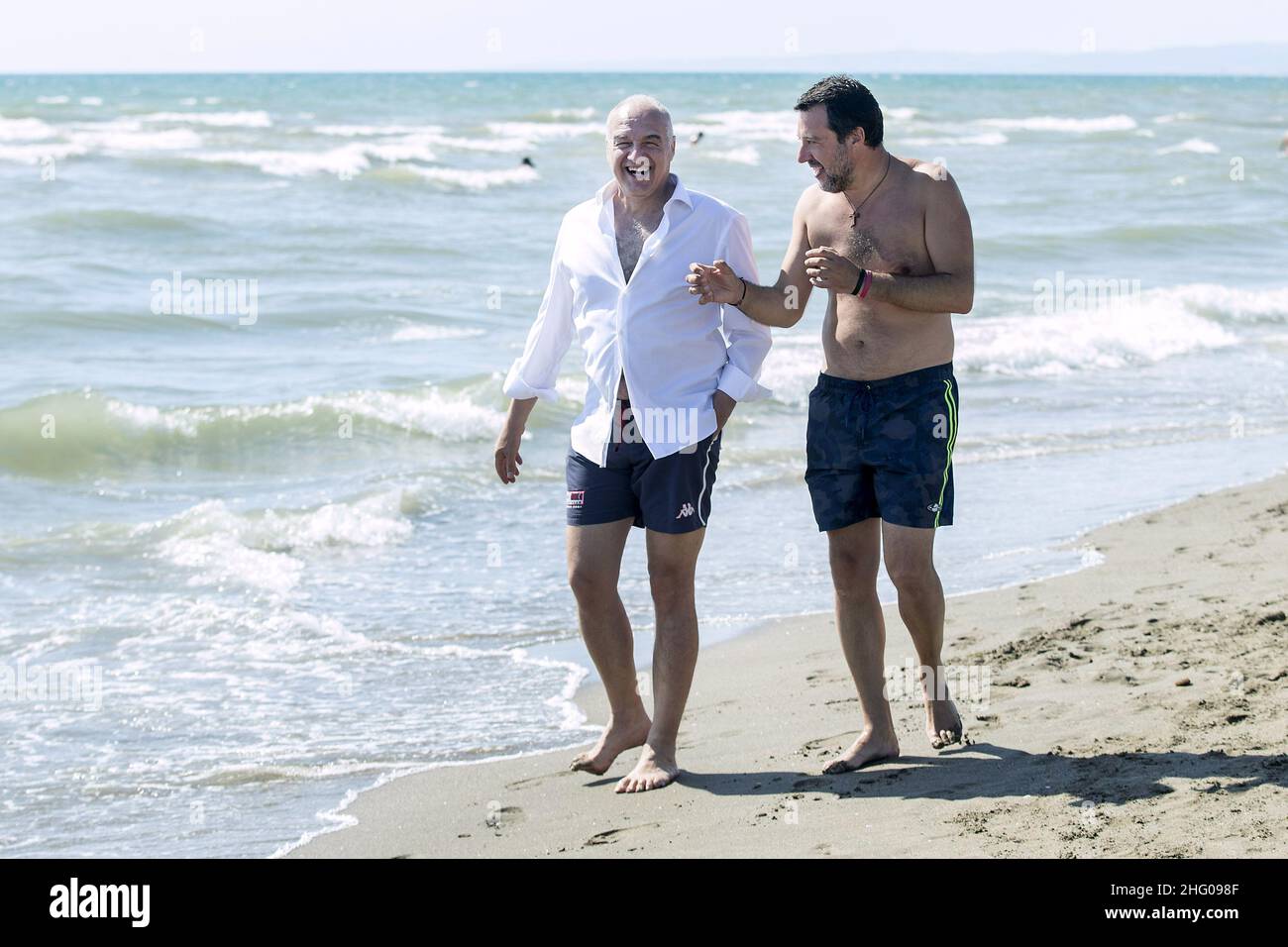 Roberto Monaldo / LaPresse 11-07-2021 Roma (Italia) Matteo Salvini sulla spiaggia di Fregene per la campagna referendaria sulla giustizia nella foto Enrico Michetti, Matteo Salvini Foto Stock