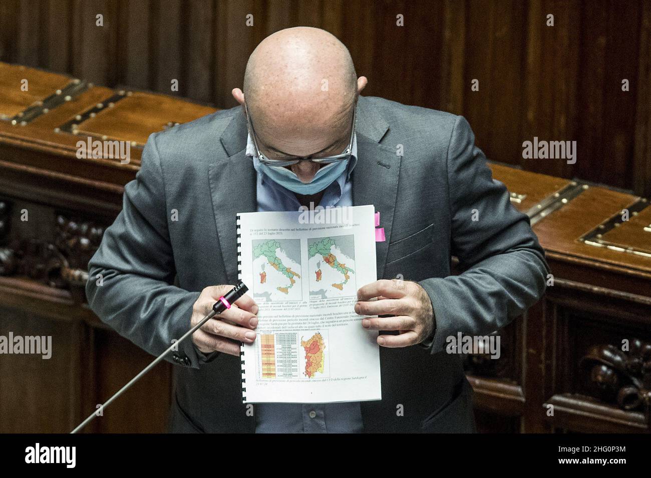 Roberto Monaldo / LaPresse 05-08-2021 Roma (Italia) Camera dei deputati - relazione del Ministro della transizione ecologica sugli incendi boschivi nella foto Roberto Cingolani Foto Stock