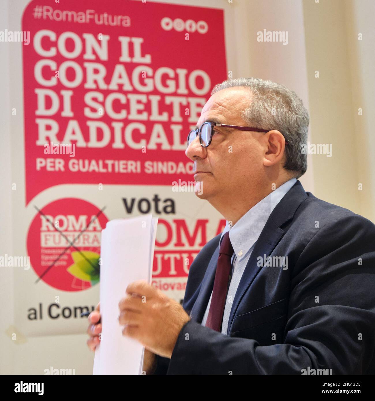 Mauro Scrobogna /LaPresse 31 agosto 2021 Roma, Italia Politica elezioni comunali Roma - Gualtieri campagna elettorale nella foto: Giovanni Caudo leader della lista civica femminista egalitaria 'Roma futura' che sostiene il candidato sindaco Roberto Gualtieri Foto Stock