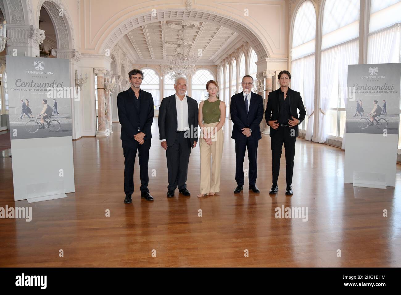 Gian Mattia D'Alberto - LaPresse 2021-09-10 Venezia 78th Festival Internazionale del Cinema di Venezia Centoundici’ nella foto: Da L, Luca Lucini, Giorgio Colangeli, cristiana Capotondi, Carlo Bonomi, Andrea Occulo Foto Stock