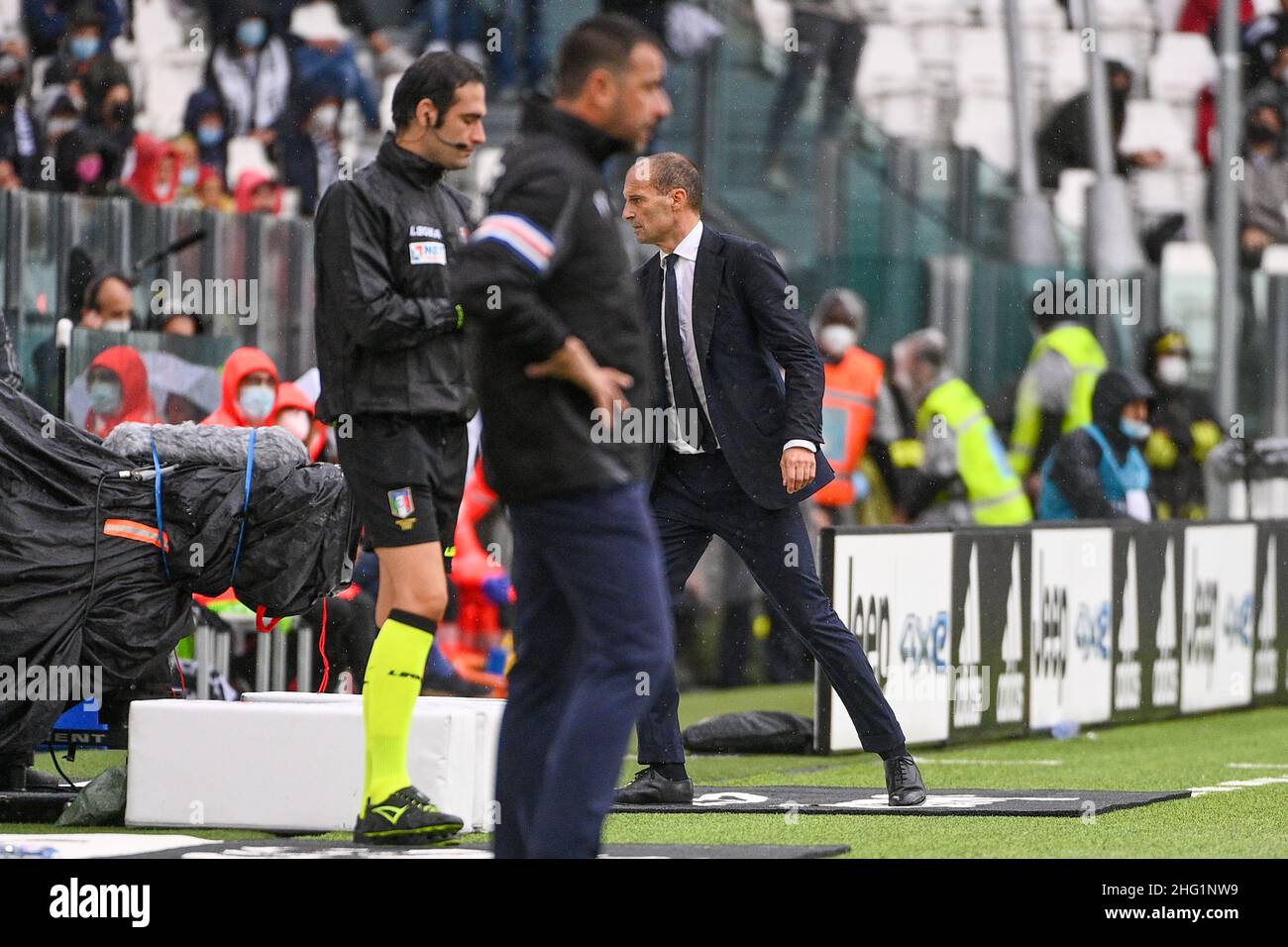 Marco Alpozzi/LaPresse 26 settembre 2021 Torino, Italia sport soccer Juventus Vs Sampdoria - Campionato Italiano Calcio League A TIM 2021/2022 - Stadio Allianz nella foto: Massimiliano Allegri (Juventus F.C.); Foto Stock