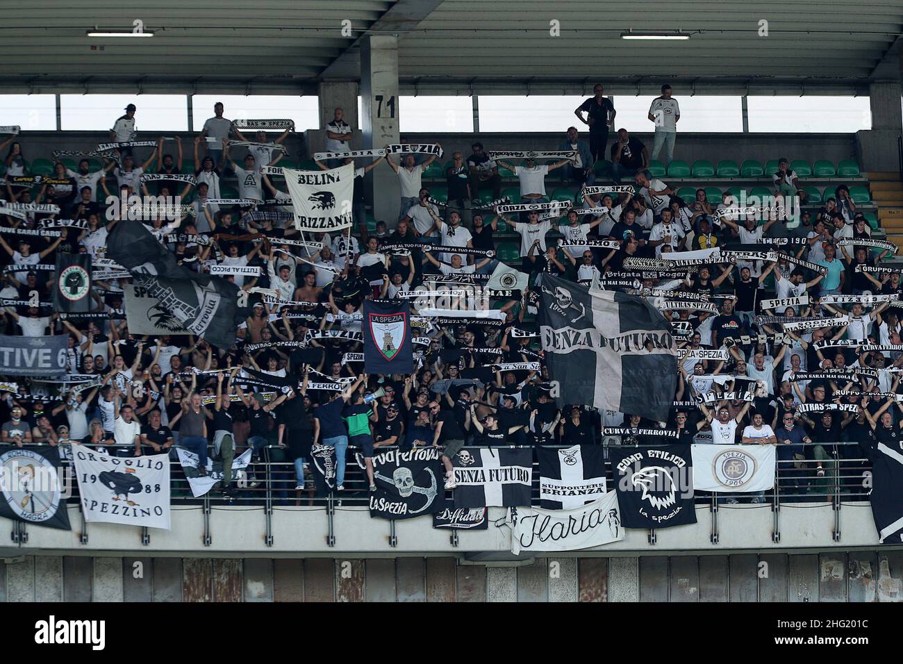 Paola Garbuio/LaPresse 03 ottobre 2021 - Verona, Italia Sport, Calcio Hellas Verona vs Spezia - Campionato Italiano Serie A 2021/2022 - Stadio Marcantonio Bentegodi. Nella foto: I sostenitori di spezia Foto Stock