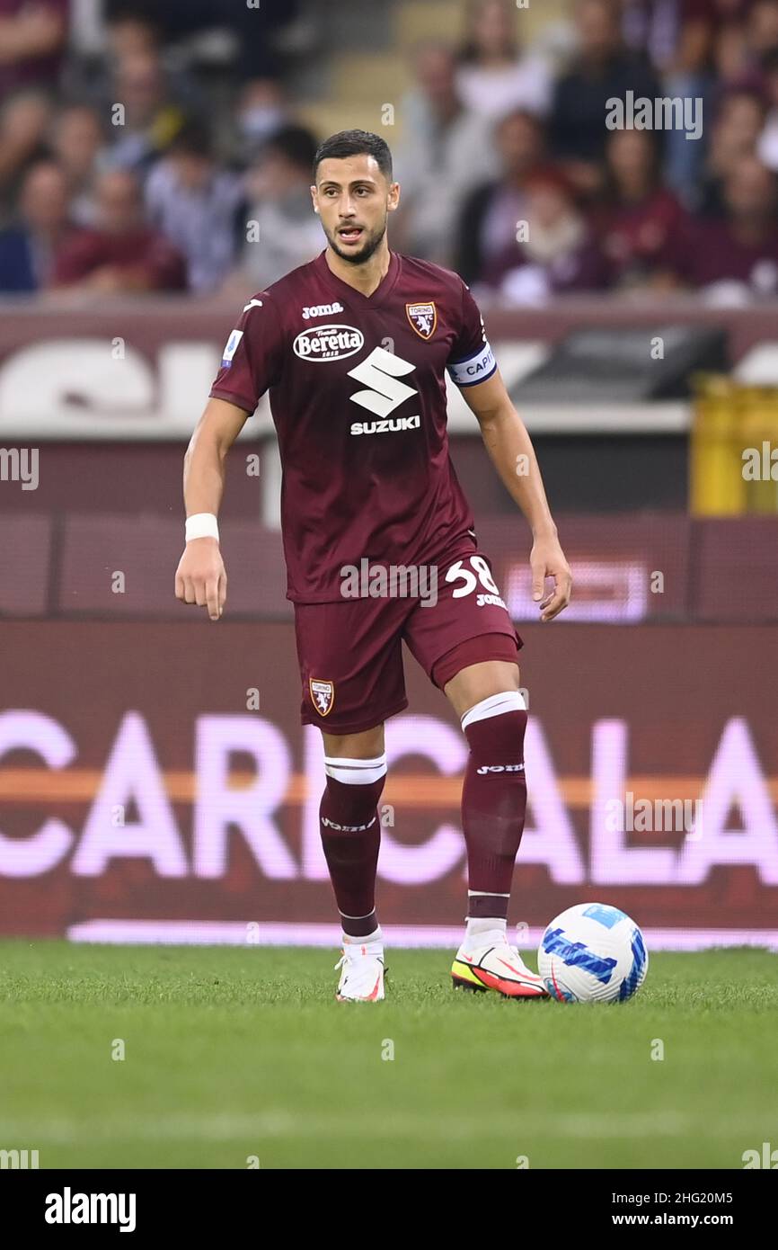 LaPresse - Fabio Ferrari 02 ottobre 2021 Torino, Italia sport calcio ESCLUSIVO TORINO FC Torino FC vs Juventus FC - Campionato Italiano Calcio League A TIM 2021/2022 - Stadio Olimpico Grande Torino. Nella foto:Rolando Mandragora (Torino FC); Foto Stock