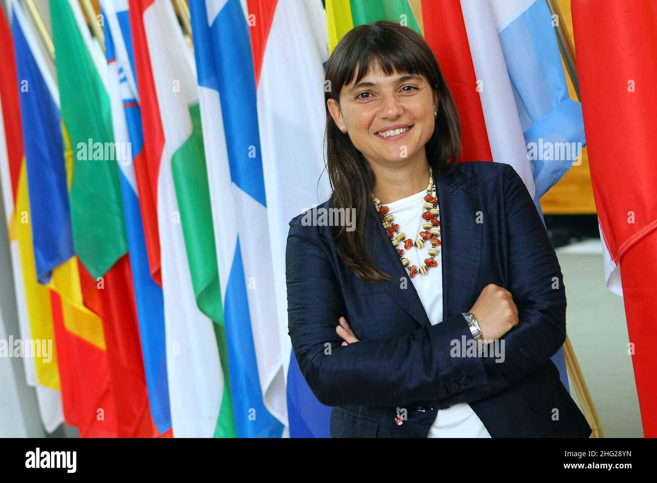 Debora Serracchiani è fotografata durante una conferenza stampa al Parlamento europeo di Strasburgo, Francia Foto Stock