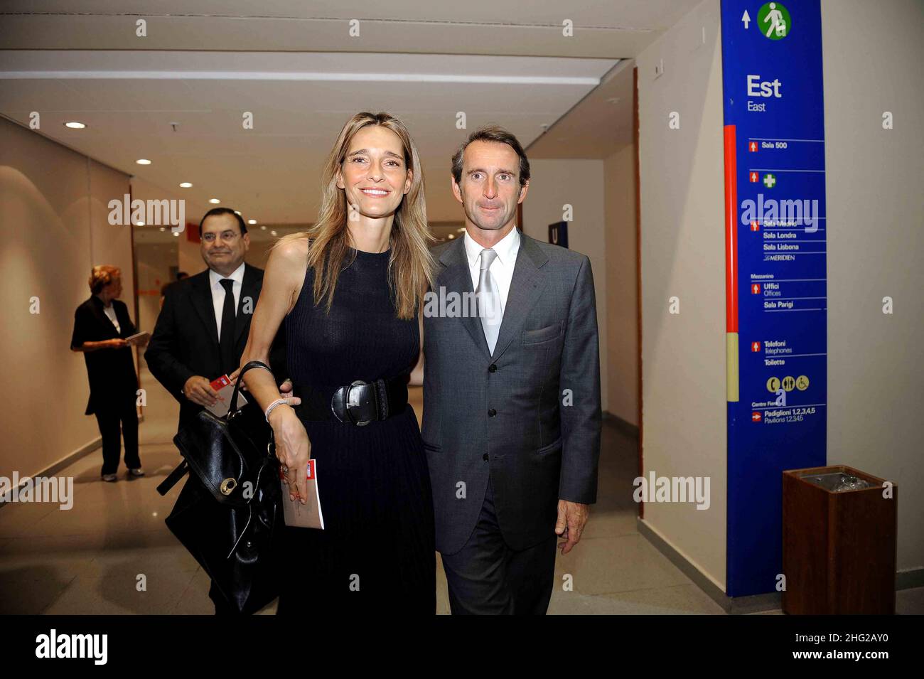 Jean Claude Blanc e sua moglie arrivano per l'esibizione dell'Orchestra Filarmonica di San Pietroburgo, nell'ambito del festival musicale 'mito SettembreMusica 2009', che si tiene a Torino. Foto Stock