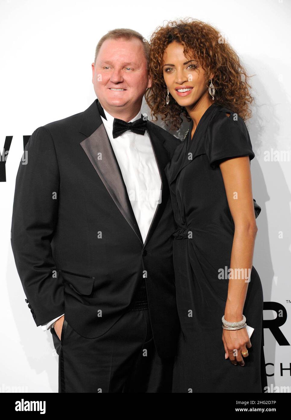 Kevin Robert Frost e Lenoir Noemi arrivano per l'evento inaugurale di amfAR durante la settimana della moda di Milano. Foto Stock