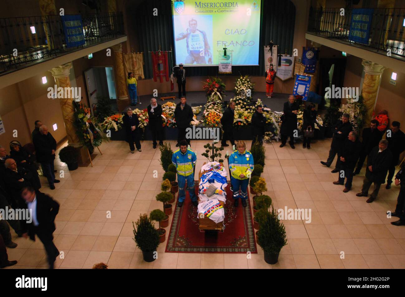 Funerale di Franco Ballerini, allenatore di squadra della Federazione  Italiana Ciclismo, Casalguidi, Italia Foto stock - Alamy