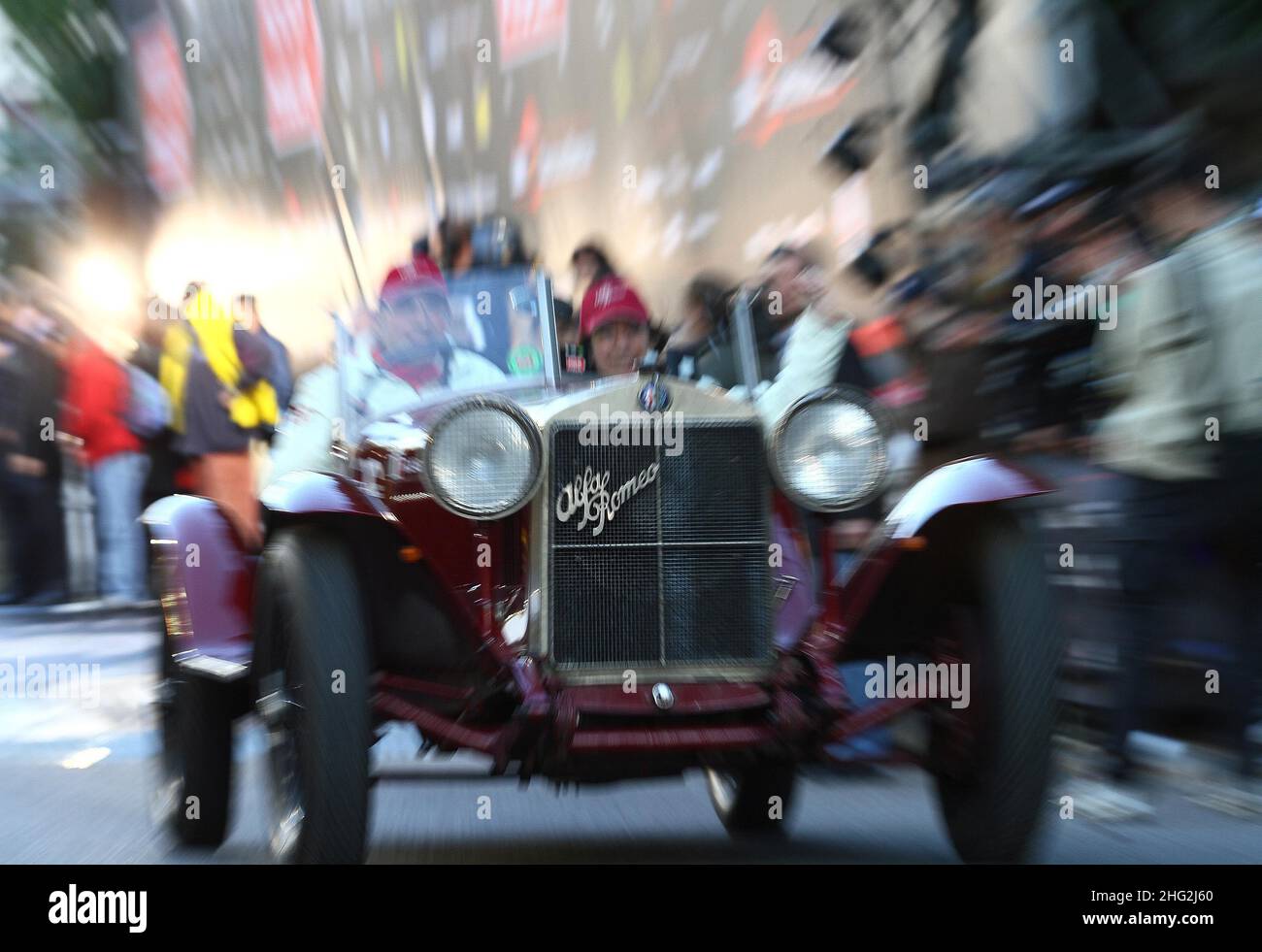 General View durante la gara di auto d'epoca di 1000 miglia che si tiene a Brescia, Italia. Foto Stock