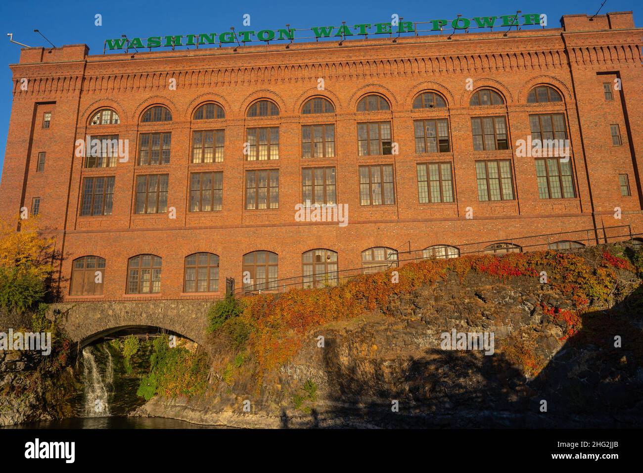 Spokane è la più grande città e contea sede della contea di Spokane County, Washington, Stati Uniti. Si trova nella parte orientale di Washington lungo il fiume Spokane adiacente Foto Stock