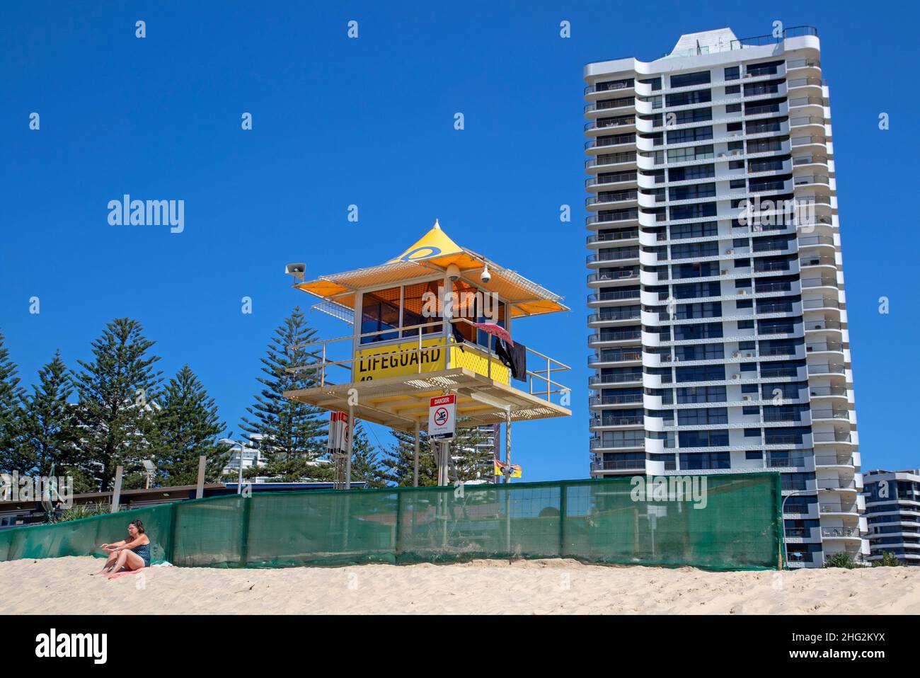 Stazione di bagnino a Main Beach sulla Gold Coast Foto Stock