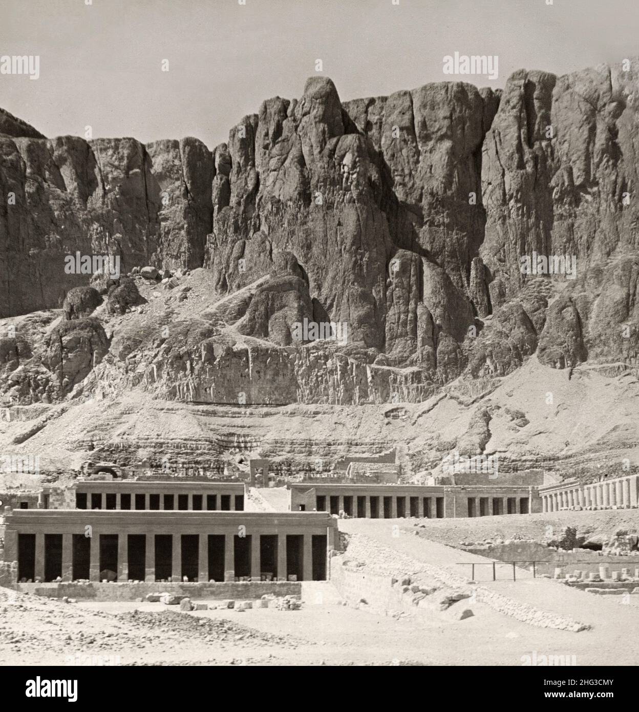 Tempio di Der el Barhi, Tebe, Egitto. 1908 Foto Stock