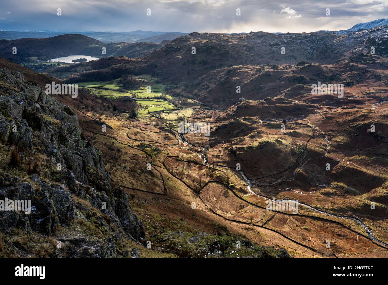 Vista invernale da Gibson Knott con vista sulla valle di Easedale, Lake District, Cumbria, Inghilterra Foto Stock