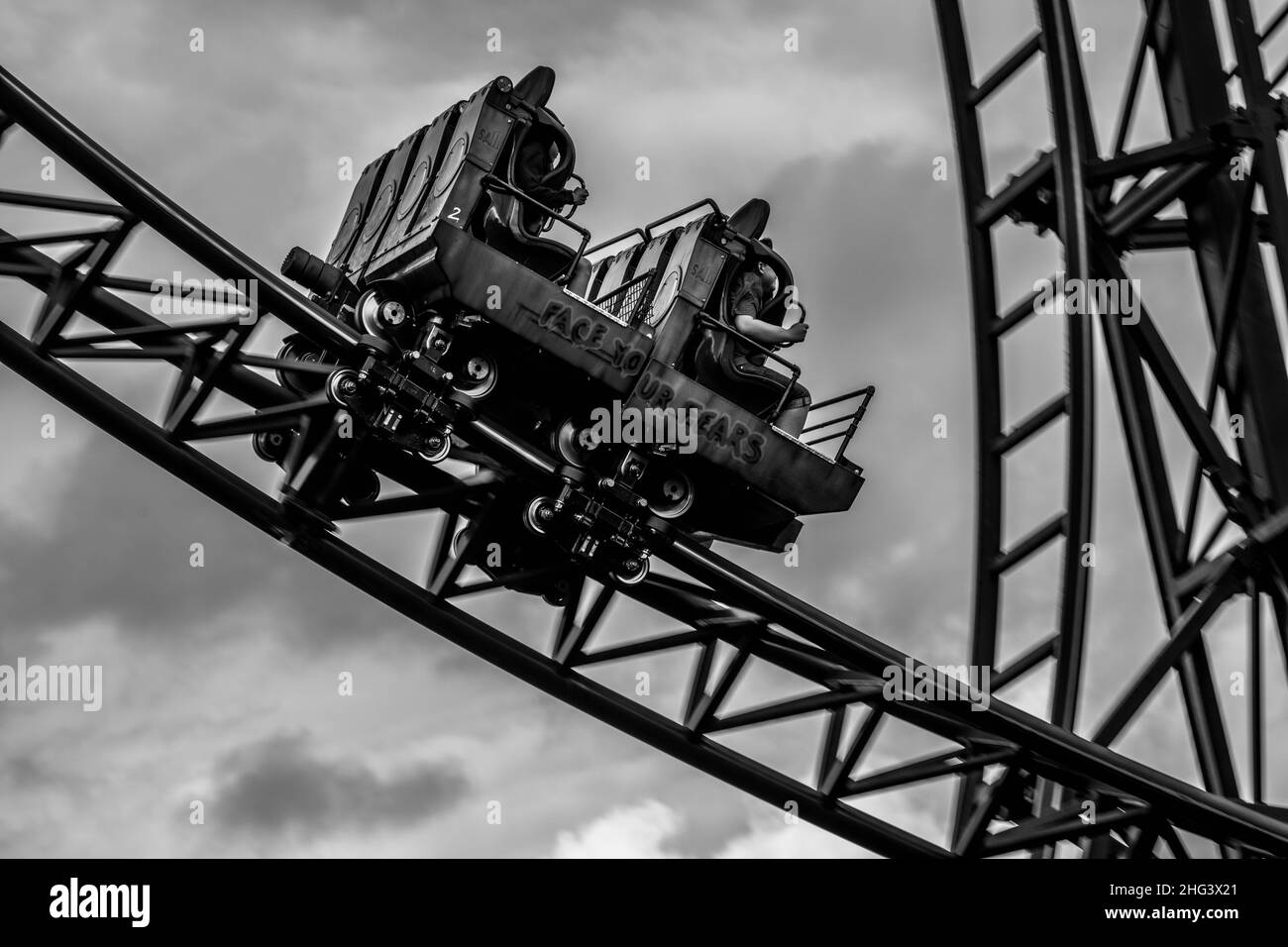 The Swarm and Saw the Ride (dal film) al Thorpe Park Theme Park, parco divertimenti, Londra, Inghilterra Foto Stock