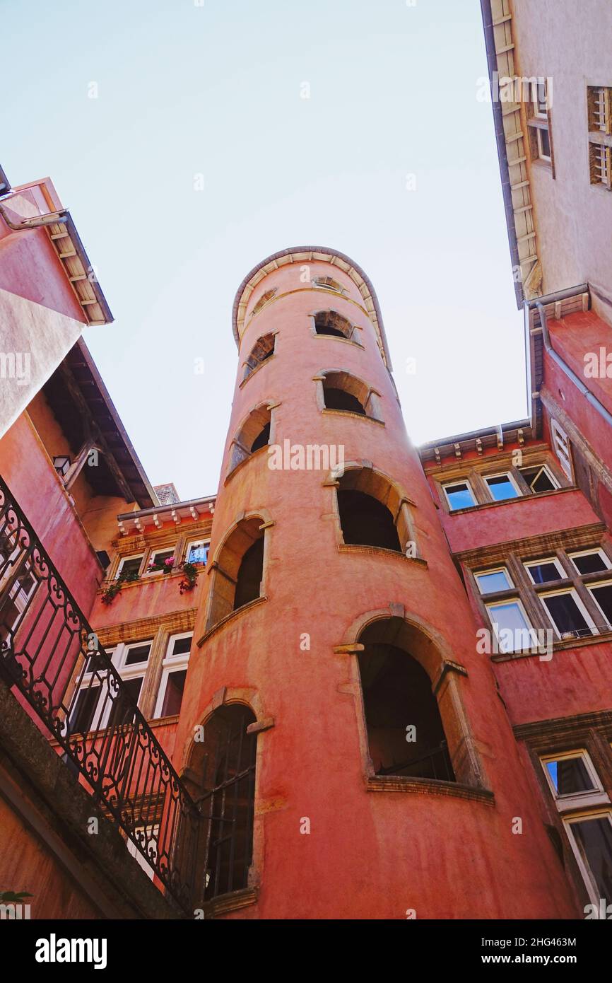 La tour rosa, iconico edificio rosa di Lione, Francia Foto Stock