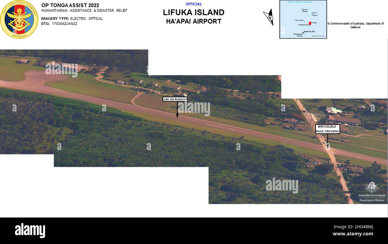 Dettagli di una foto di ricognizione composita scattata dall'aeroporto di Ha'Aipai, isola di Lifuka, Tonga, scattata il 18 gennaio 2022, Da una Royal Australian Air Force P-8A Poseidon durante un volo di ricognizione per valutare i danni causati dall'eruzione del vulcano sottomarino Hunga Tonga-Hunga haa'apai e dal successivo tsunami il 15 gennaio. Secondo il ministro degli Affari Esteri di Tongan, Nanaia Mahuta, prima di poter atterrare i voli umanitari, sarà necessario sgombrare un folto strato di cenere sulla pista dell'aeroporto di Nuku'alofa. Foto tramite la forza di difesa australiana/UPI Foto Stock