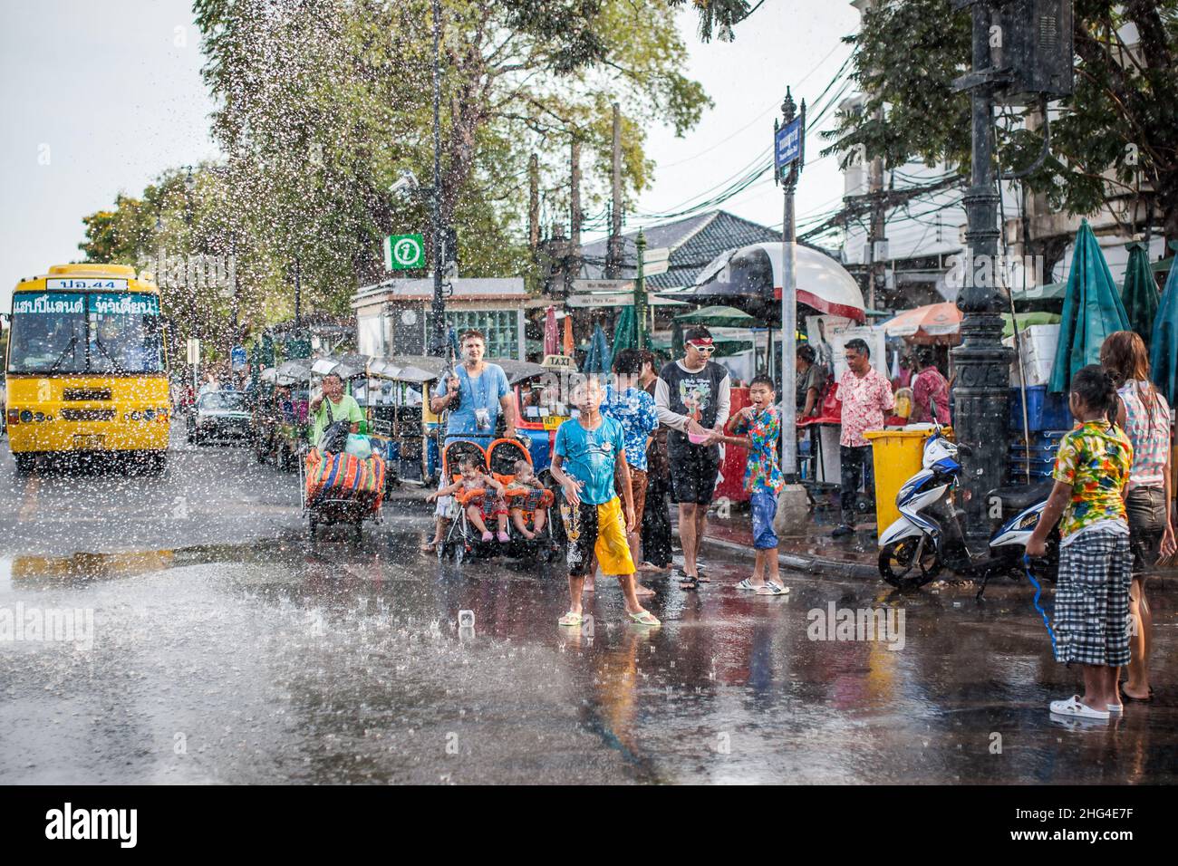 BANGKOK, THAILANDIA - 13 APRILE 2013: Songkran Festival, Capodanno tailandese a Bangkok, Thailandia il 13 aprile 2013. Foto Stock