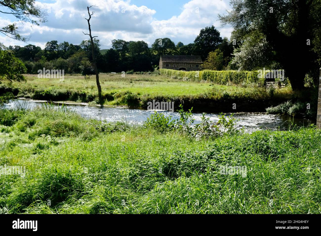 Haddon Hall, Derbyshire, Inghilterra una residenza fortificata di grado uno che risale al 11th secolo Foto Stock