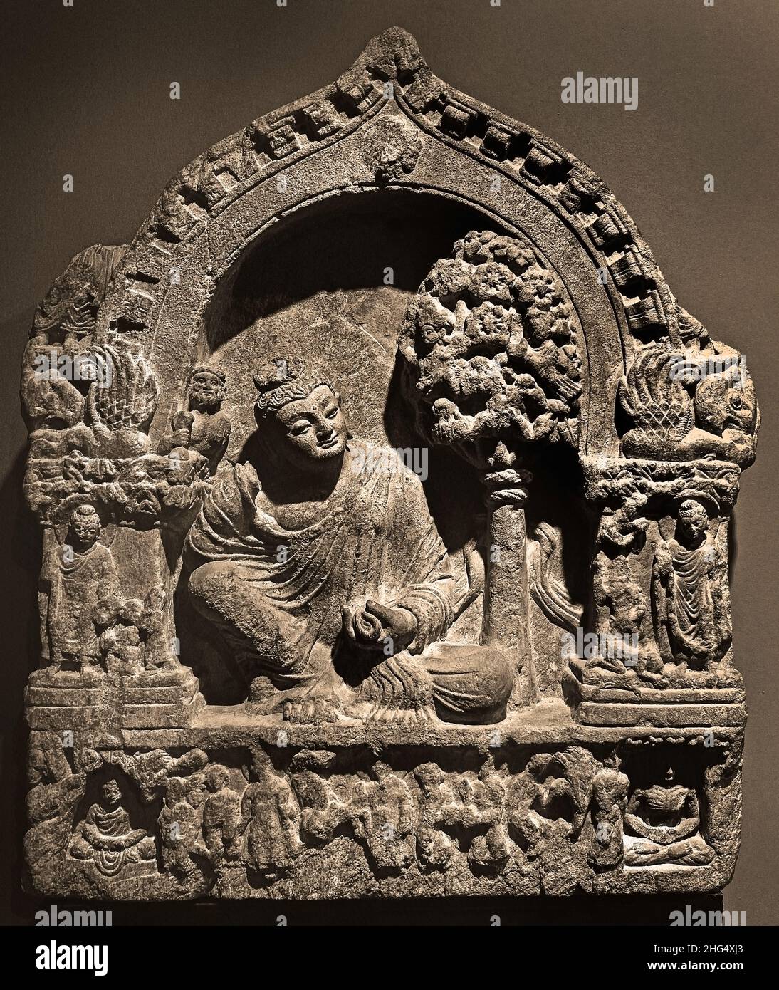 Buddha, seduto in Rajalilasana - il Buddha seduto in posizione reale di riposo - Afghanistan 2nd secolo A.D, afghano, scista Foto Stock