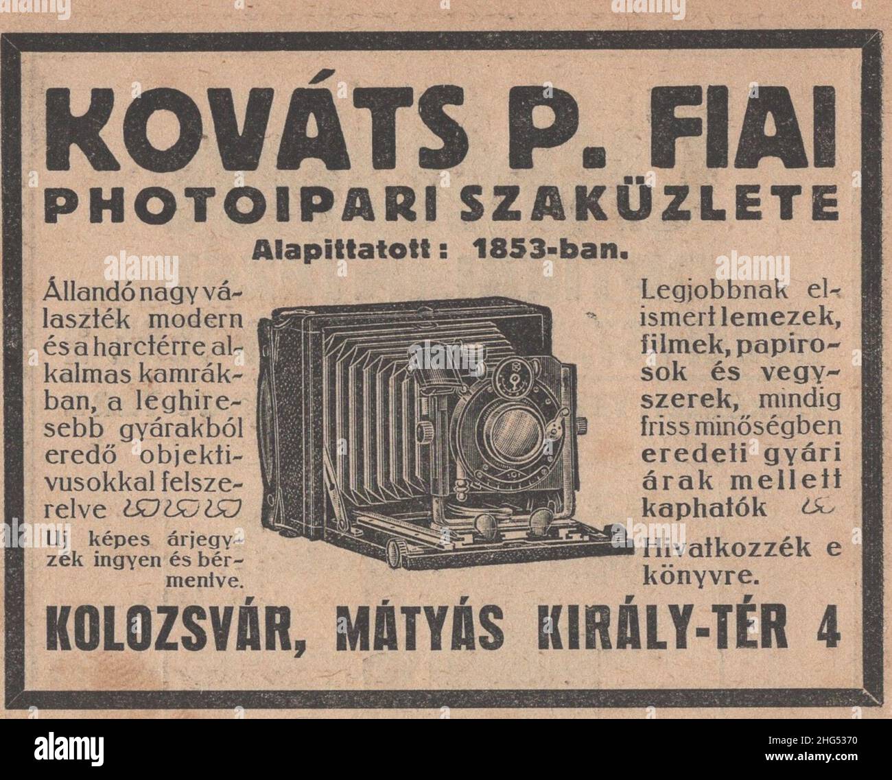 Antico libro fotografico raro in lingua ungherese ' Magyar fényképészeti könyvtár: A fényképezés eljárásai és ricettjei. írta: Dr. Schuller Aladár. A fény művészfényképezési folyóírat kiadása Budapest'. Questo libro è dal 1910s attualmente a 1917 come Austro-Ungarico korona la valuta.questi annunci fotogarhy sono venuto da questo libro. Alcuni di loro riccamente illustrati. Ci sono diversi fornitori di servizi pubblicitari e marchi di fama mondiale dipartimento ungherese. Kováts P and Sons Photography shop presso Kolozsvár Mátyás király tér 4. est. 1853. Autorizzazioni-diritti-aggiuntivi-non disponibili Foto Stock