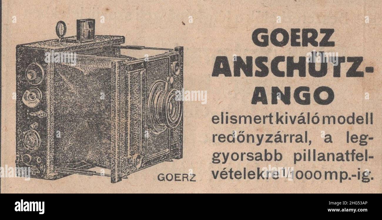 Antico libro fotografico raro in lingua ungherese ' Magyar fényképészeti könyvtár: A fényképezés eljárásai és ricettjei. írta: Dr. Schuller Aladár. A fény művészfényképezési folyóírat kiadása Budapest'. Questo libro è dal 1910s attualmente a 1917 come Austro-Ungarico korona la valuta.questi annunci fotogarhy sono venuto da questo libro. Alcuni di loro riccamente illustrati. Ci sono diversi fornitori di servizi pubblicitari e marchi di fama mondiale dipartimento ungherese. Fotocamera Goerz Anschütz Ango.diritti aggiuntivi-cancellazioni-non disponibile Foto Stock