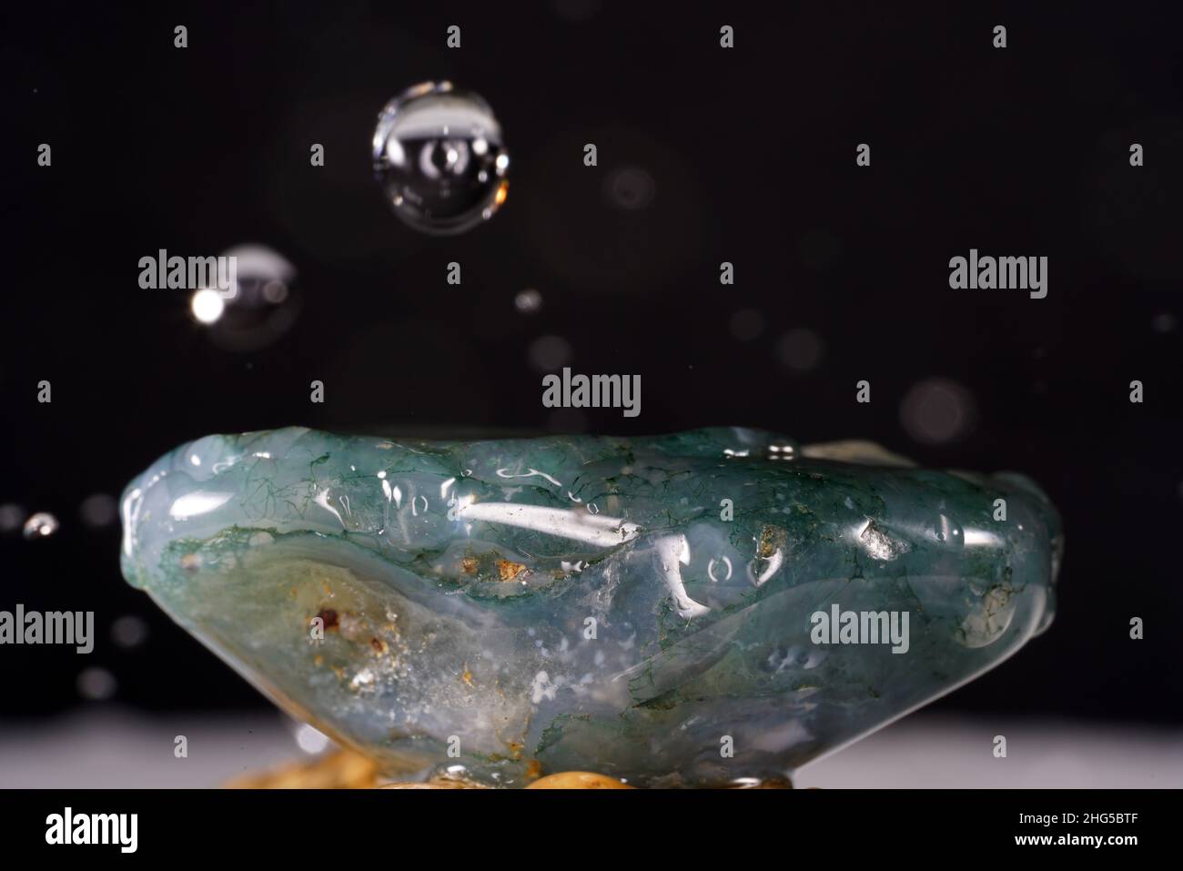 Secondo il parere di esoterics, guarigione pietre, attraverso i loro colori, incidere sulla loro forma e i minerali che contengono. Foto Stock
