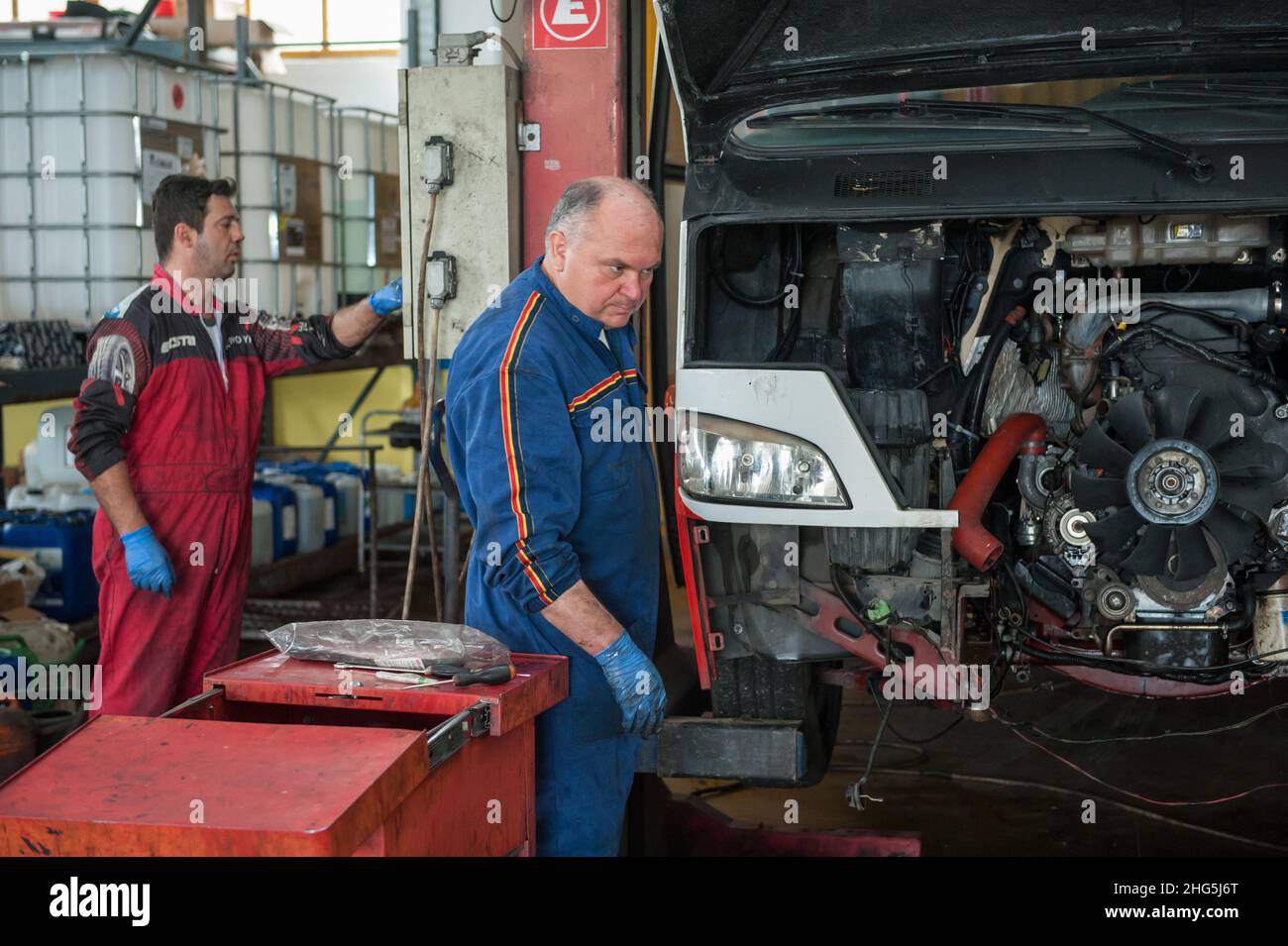 SS Cosma e Damiano, Latina, Italia 09/05/2018: Società cooperativa Mancoop, hub industriale e commerciale. Officina della macchina. © Andrea Sabbadini Foto Stock