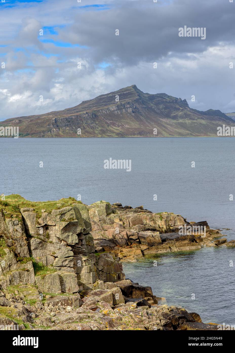 Una vista sul Monte ben Tianavaig Foto Stock