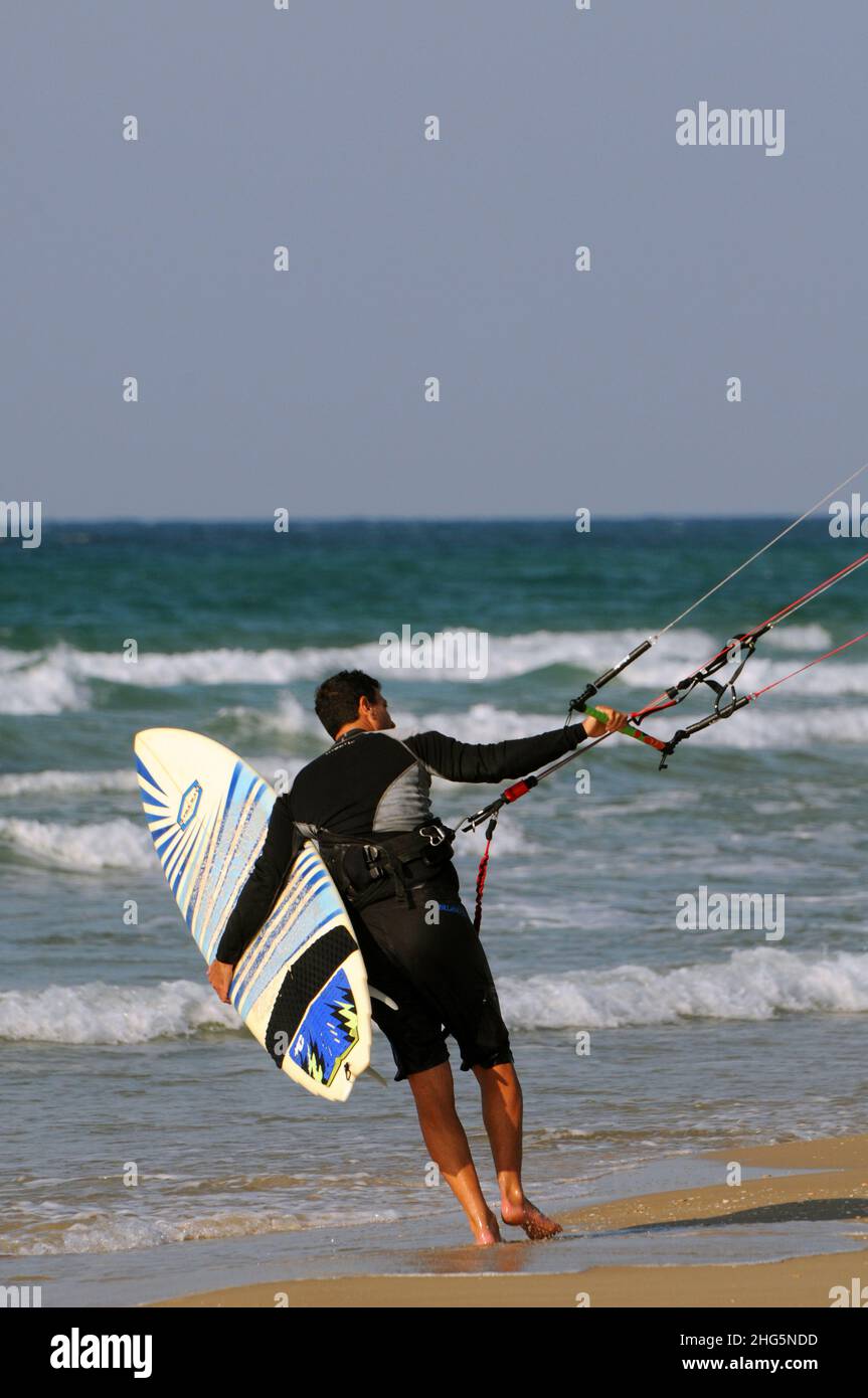 Pronto per Kitesurfing Foto Stock