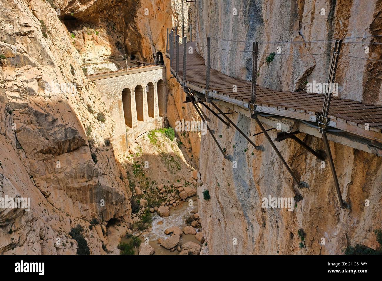 Pista sospesa pericolosa di Caminito del Rey in Spagna Foto Stock
