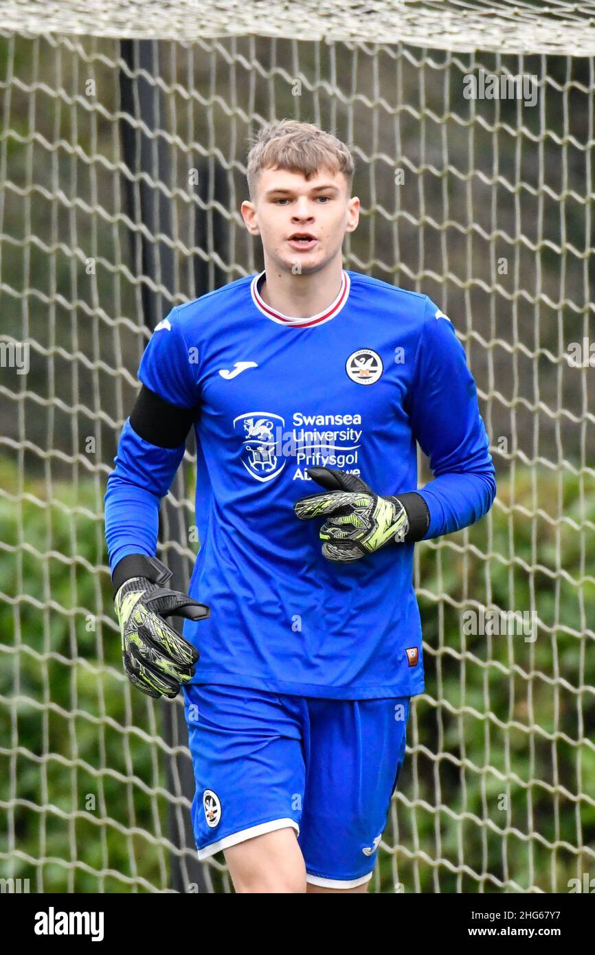 Swansea, Galles. 18 Gennaio 2022. Benjamin Hughes di Swansea City Under 18s durante la partita della Professional Development League tra Swansea City Under 18s e Sheffield United Under 23s alla Swansea City Academy di Swansea, Galles, Regno Unito il 18 gennaio 2022. Credit: Duncan Thomas/Majestic Media. Foto Stock