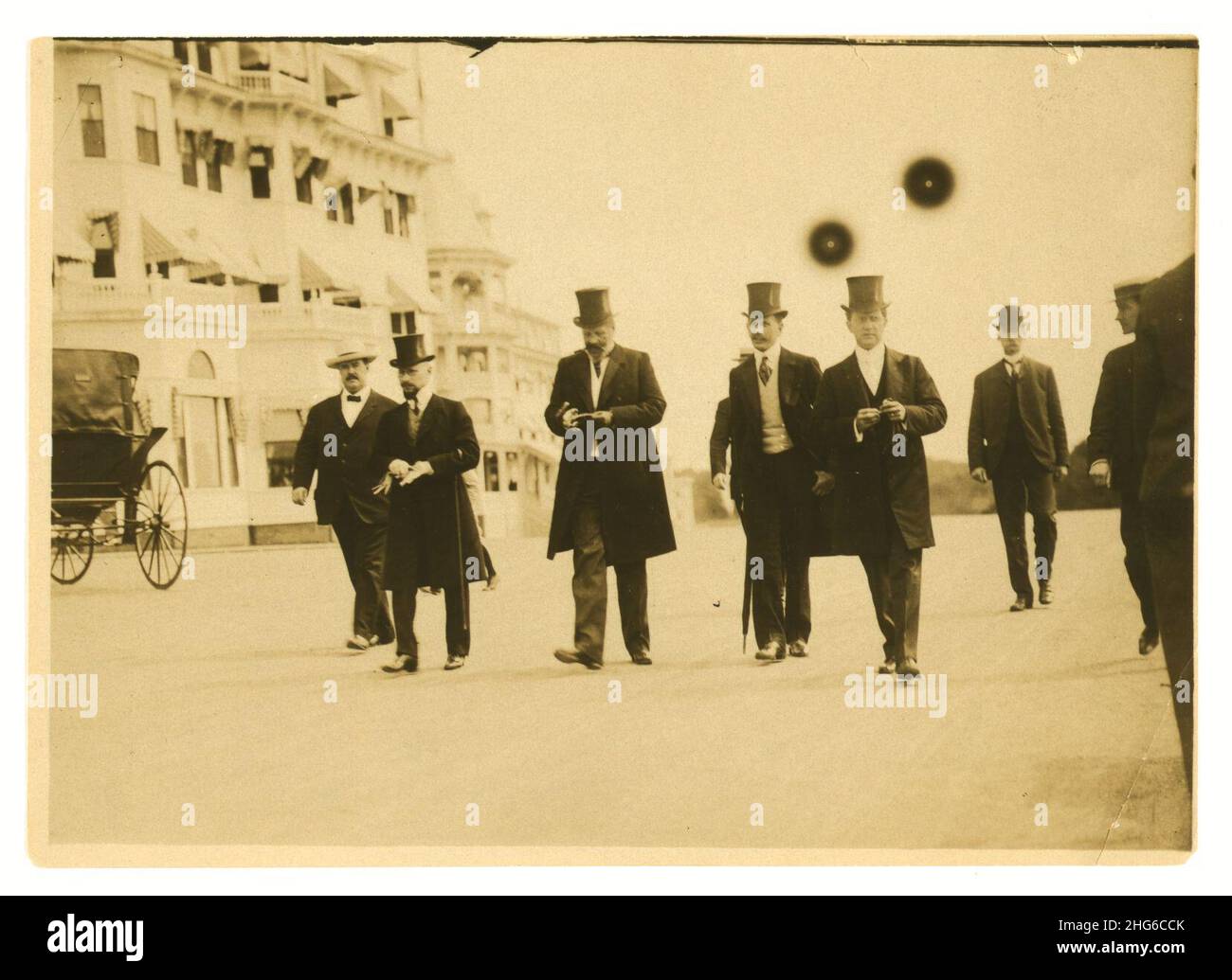 Serge Witte e il suo staff per una domenica mattina a piedi Foto Stock