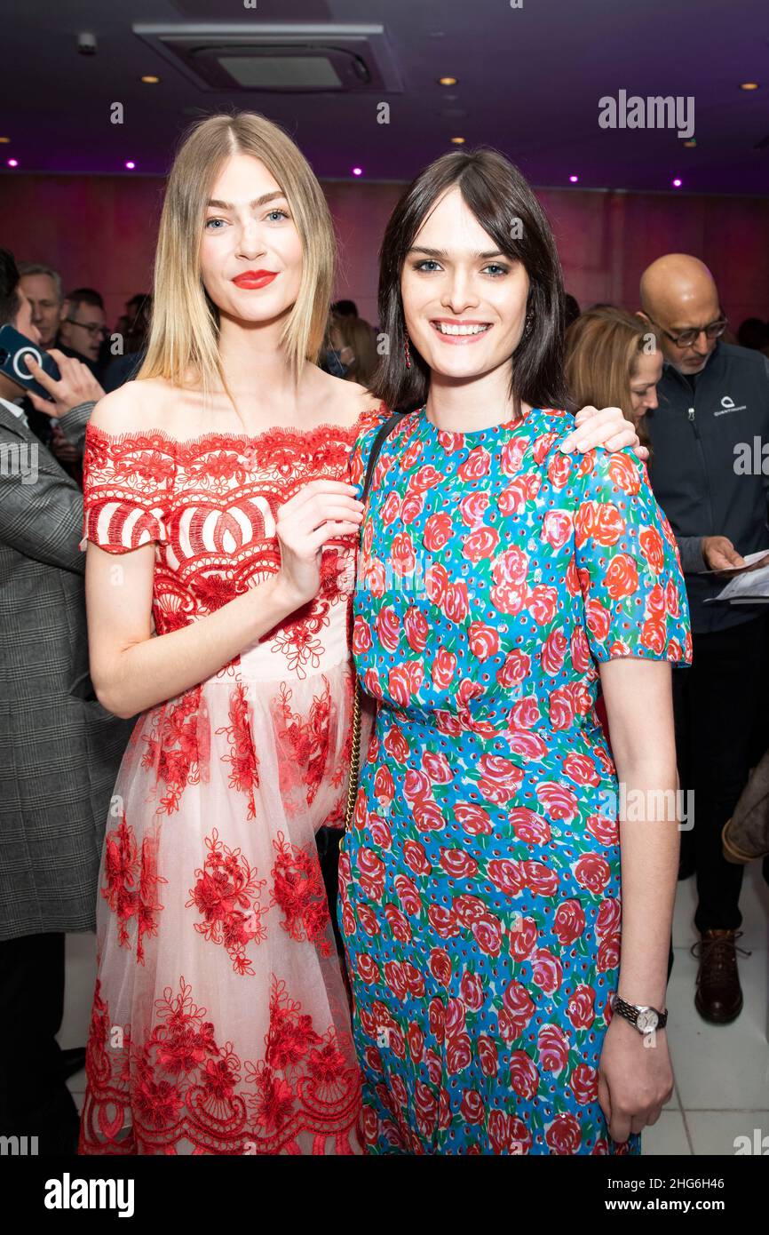 Londra, UK, Martedì 18th Gennaio 2022 Sam Rolinson ed Eve Delf partecipano alla reception per celebrare la prima mondiale del balletto inglese Raymonda di Tamara Rojo a St Martins Lane. Credit: DavidJensen / Empowics Entertainment / Alamy Live News Foto Stock