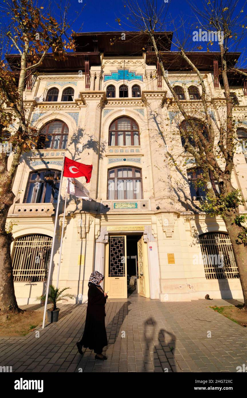 Bei vecchi edifici a Sultanahmet Meydani a Istanbul, Turchia. Foto Stock Bei vecchi edifici a Sultanahmet Meydani a Istanbul, Turchia. Foto Stock