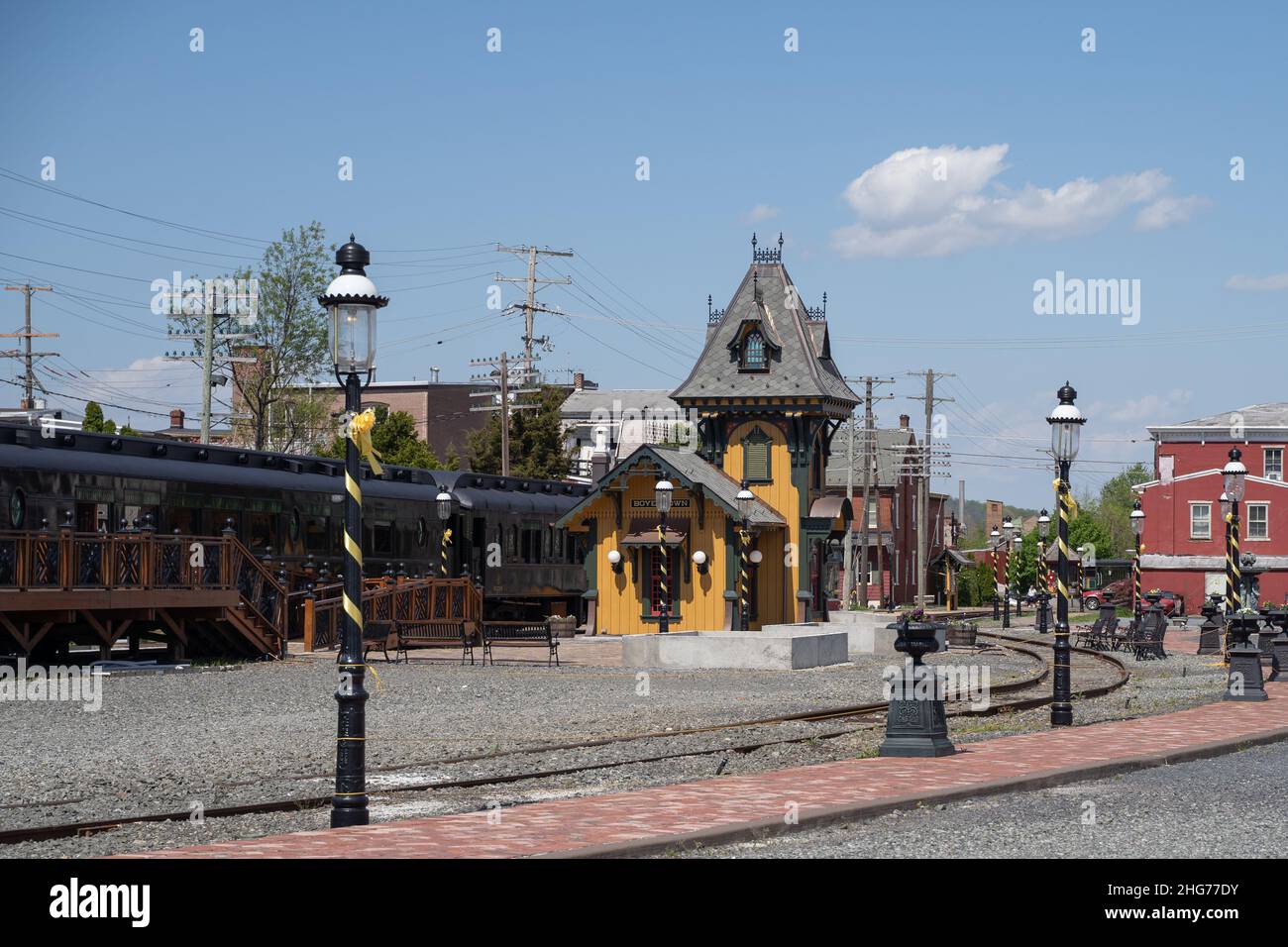 Boyertown, Pennsylvania - 3 maggio 2020: Stazione ferroviaria Colebrookdale Railroad. La ferrovia è un servizio turistico di passaggio in Pennsylva sud-occidentale Foto Stock