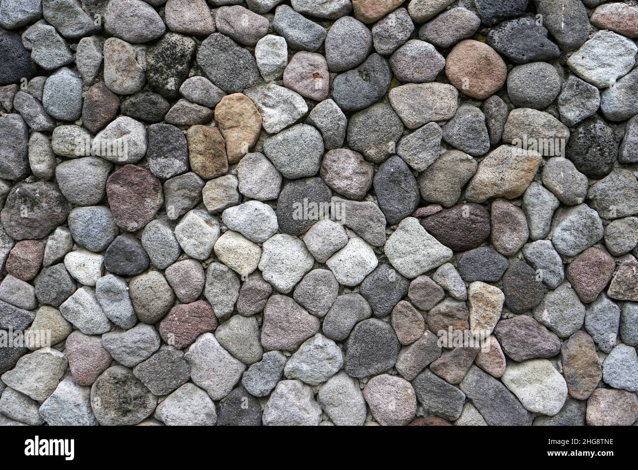River Stone Foundation è un tipo di fondazione poco profonda utilizzato in edifici con carichi leggeri come le case. La fondazione in pietra del fiume è composta. Foto Stock