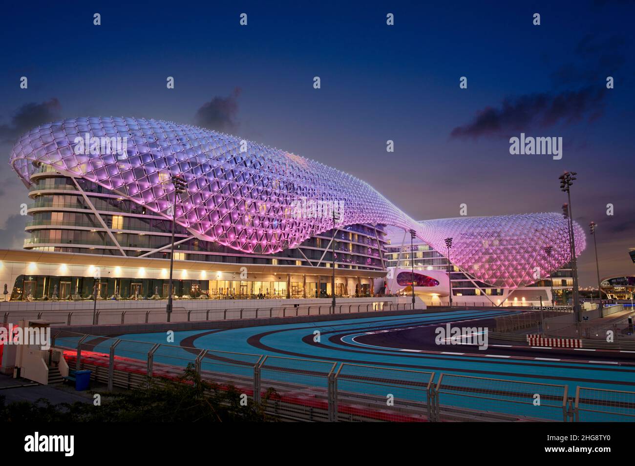 Abu dhabi stadium immagini e fotografie stock ad alta risoluzione - Alamy