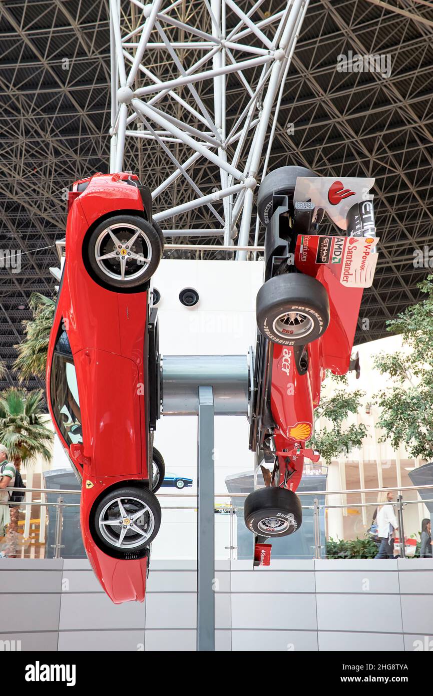 ABU DHABI. Parco divertimenti Ferrari World Foto Stock