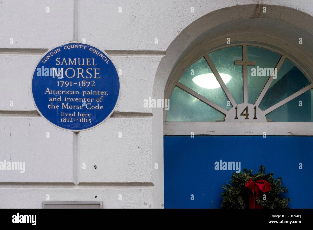 Targa commemorativa al 141 Cleveland Street, Londra a Samuel Morse, inventore del Codice Morse che ha vissuto nella casa tra il 1812-1815. Londra, Regno Unito. Foto Stock