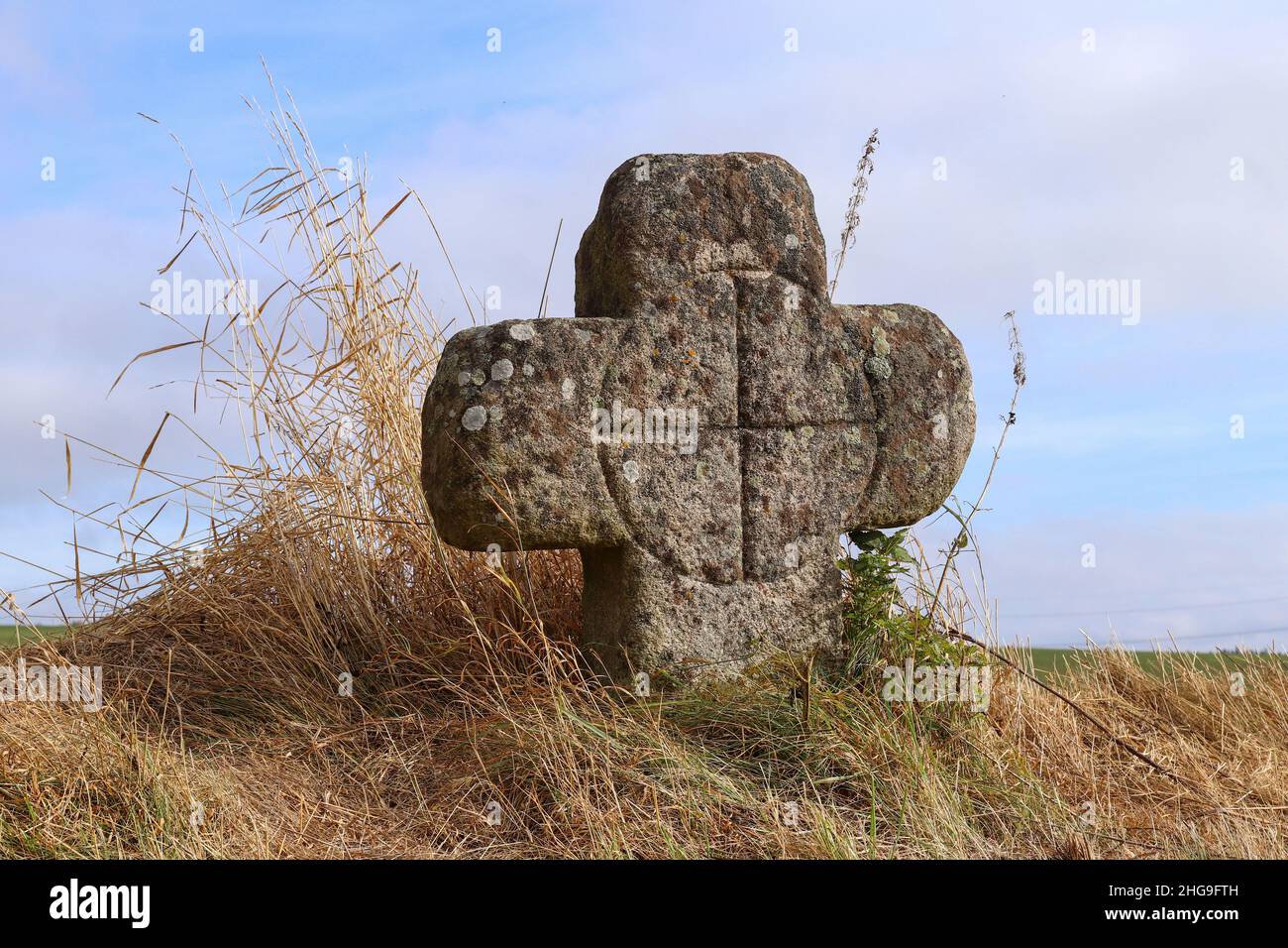 Croce di conciliazione - croce di pietra costruita sul luogo, dove è diventato un crimine di capitale o un disastro Foto Stock
