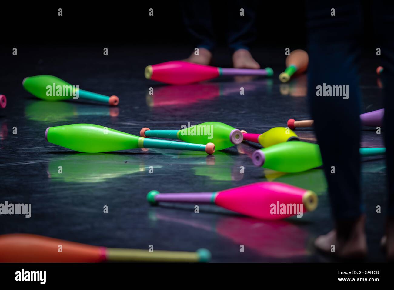 Il London International MIME Festival (LIMF) si apre con la prima mondiale di ‘Gandini Juggling - LIFE A Love Letter to Merce Cunningham’, Sadler’s Wells Foto Stock