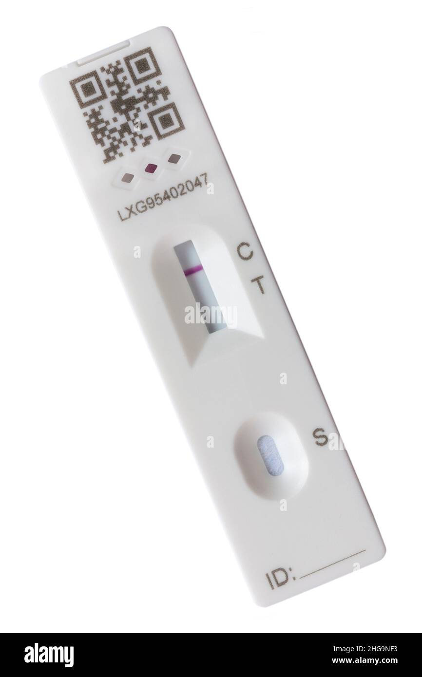 Test autodiagnostico COVID-19 (Rapid Antigen test) con esito negativo - test antigenico rapido COVID-19 domestico Foto Stock
