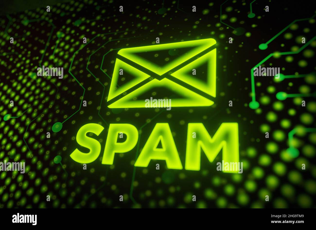 Spamming concetto di casella postale, un sacco di e-mail sullo schermo di un monitor. Casella e-mail hacking, spam Foto Stock