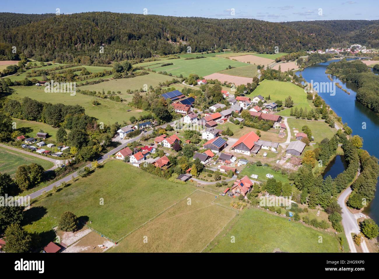 Veduta aerea di Oberhofen, Parco Naturale Altmühltal, Baviera, Germania Foto Stock