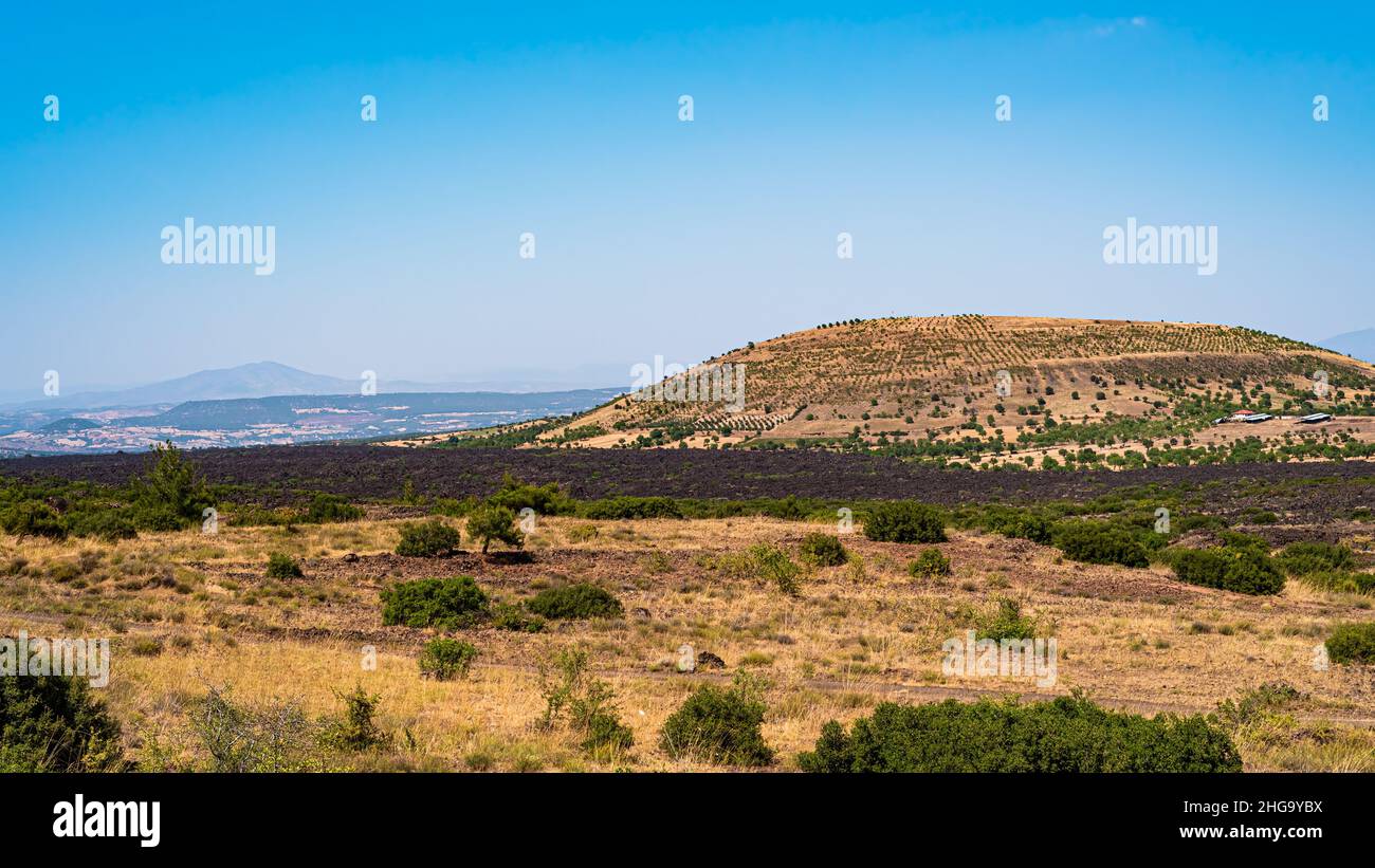 Kula Volcanic Geopark è un sito patrimonio geologico situato a Kula, Manisa. Antico vulcano. Foto Stock