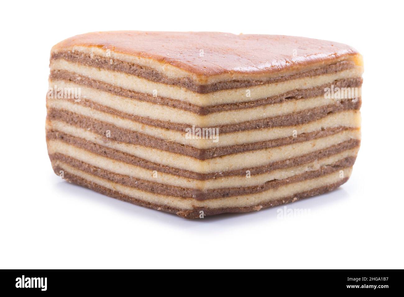 stratite la torta su uno sfondo bianco Foto Stock