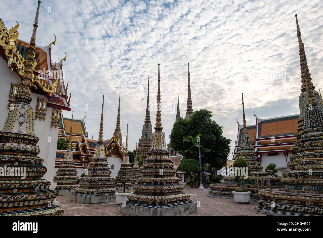 Wat Pho, anche scritto Wat po, un famoso complesso di templi buddisti a Bangkok, in Thailandia. Popolare per i turisti Foto Stock